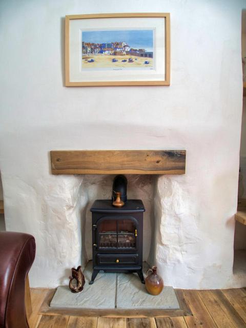 Knocker Cottage Is A 3 Bedroom Made Up Of 1 Double Bedroom And 2 Small Double Bedrooms In Small Village 10 Min To Beaches Camborne Kültér fotó