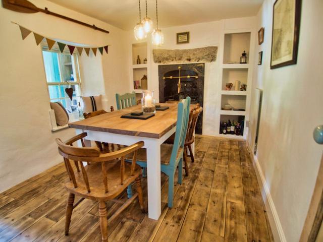 Knocker Cottage Is A 3 Bedroom Made Up Of 1 Double Bedroom And 2 Small Double Bedrooms In Small Village 10 Min To Beaches Camborne Kültér fotó