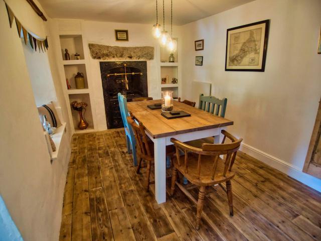 Knocker Cottage Is A 3 Bedroom Made Up Of 1 Double Bedroom And 2 Small Double Bedrooms In Small Village 10 Min To Beaches Camborne Kültér fotó